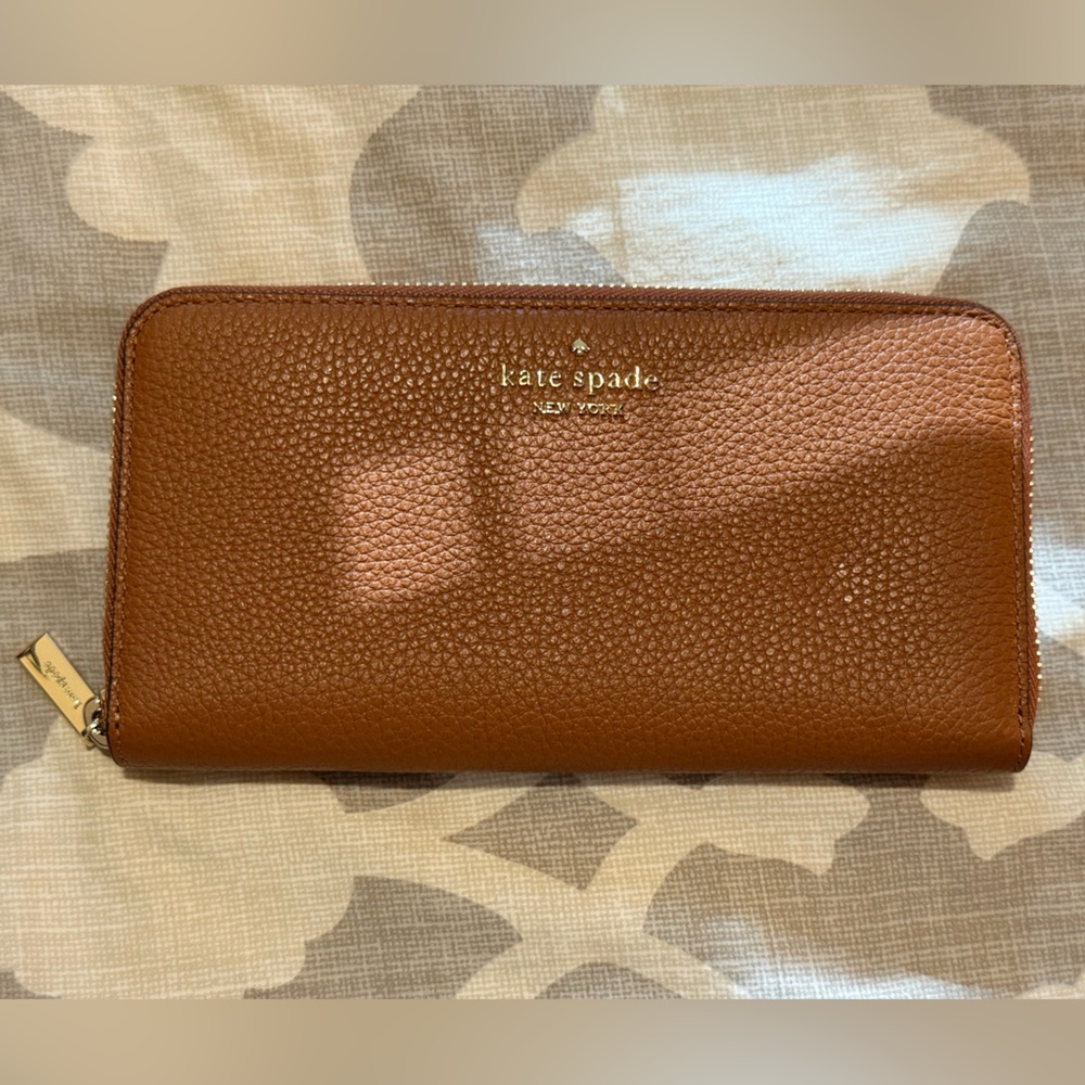 Kate Spade New York Light Brown Leather Large  Continental Zip Wallet